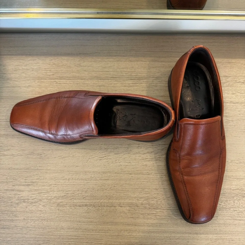 ECCO Helsinki Men 9‎ M Cognac Brown Leather Slip On Loafers Square Apron Toe